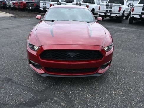 Used 2017 Ford Mustang Coupe RWD image 14