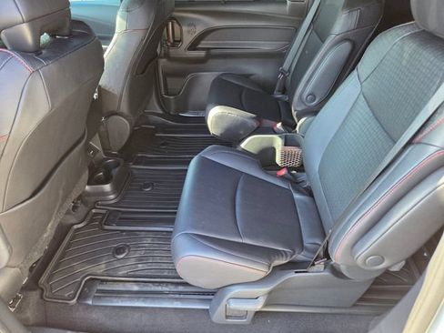 Used 2026 Toyota Sienna XSE FWD image 12