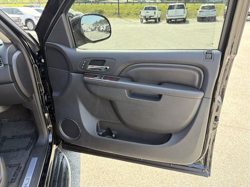 Used 2014 GMC Yukon Denali RWD image 7