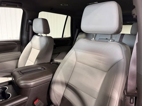 Used 2022 Chevrolet Tahoe LT w/ Luxury Package image 11