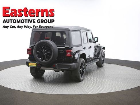 Used 2021 Jeep Wrangler Unlimited Sahara w/ Cold Weather Group image 40