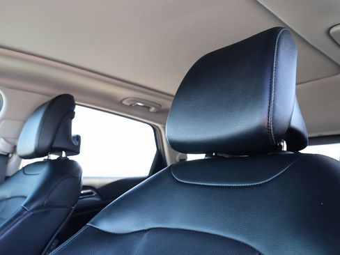 Used 2023 Kia Sportage SX image 16