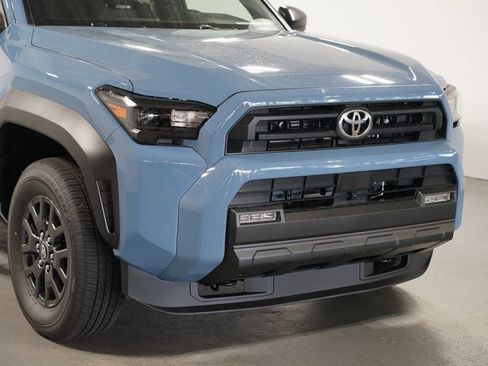 New 2026 Toyota 4Runner SR5 AWD/4WD image 4