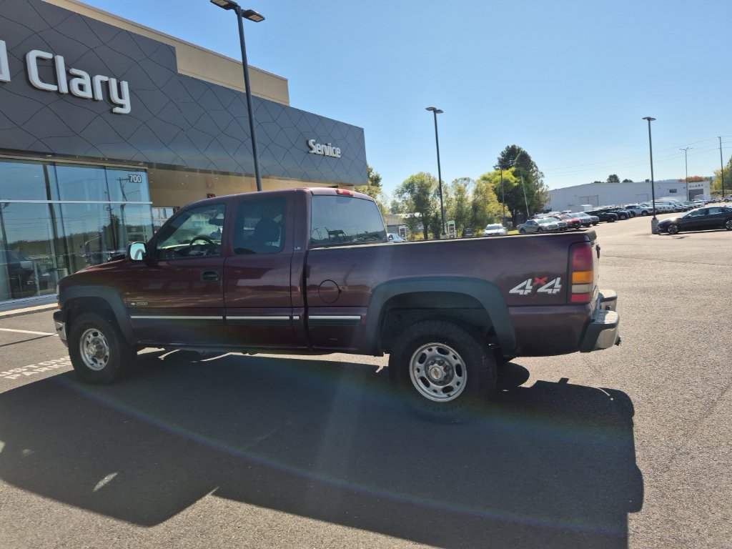 Used 2001 Chevrolet Silverado 2500 LS w/ Firm Ride Suspension Pkg AWD/4WD image 10