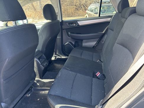 Used 2019 Subaru Outback 2.5i Premium image 8
