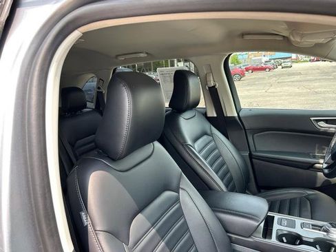 Used 2024 Ford Edge SEL image 31