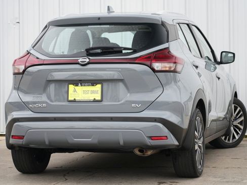 Used 2022 Nissan Kicks SV image 4