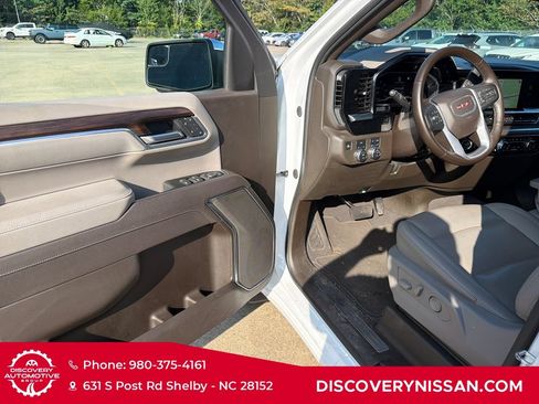 Used 2025 GMC Sierra 1500 SLT AWD/4WD image 10