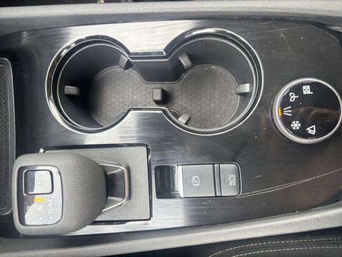 Used 2025 Nissan Rogue SV AWD/4WD image 43