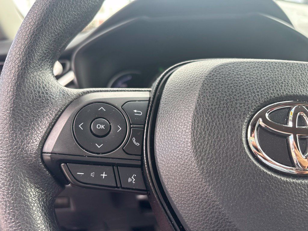 Used 2024 Toyota RAV4 LE AWD/4WD image 18