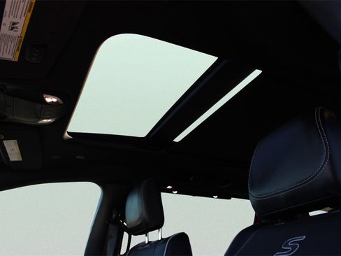 Used 2025 Chrysler Pacifica Limited image 18