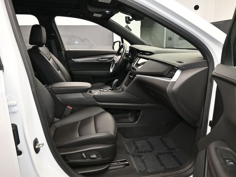 Used 2024 Cadillac XT6 Luxury image 51