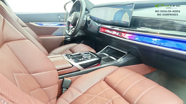 Used 2025 BMW i7 eDrive50 w/ M Sport Package RWD image 39