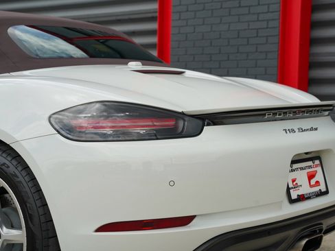 Used 2019 Porsche 718 Boxster RWD image 13