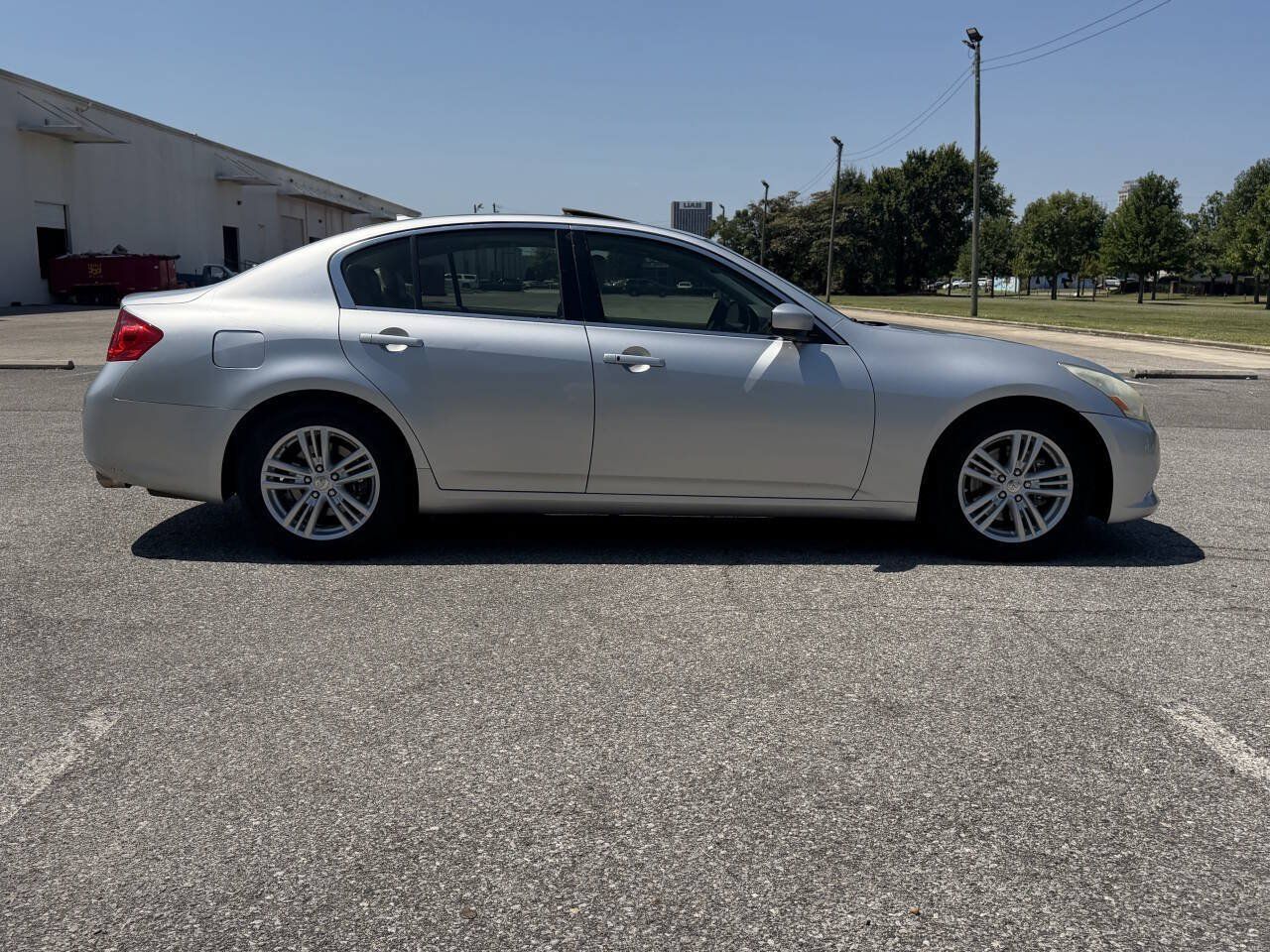 Used 2010 INFINITI G37 Journey w/ Premium Pkg RWD image 6
