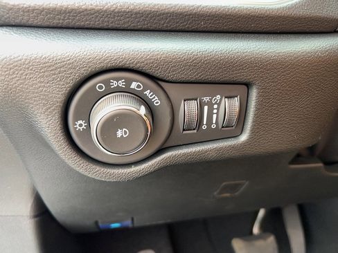 New 2026 Chrysler Pacifica Pinnacle w/ Trailer Tow Group image 17