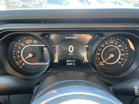 Used 2025 Jeep Wrangler Unlimited Sahara AWD/4WD image 35
