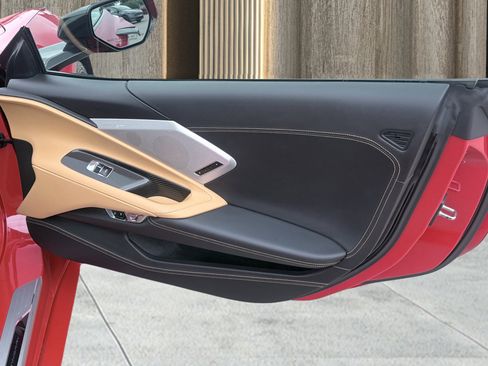 Used 2021 Chevrolet Corvette Stingray Premium Conv w/ Z51 Performance Package RWD image 45