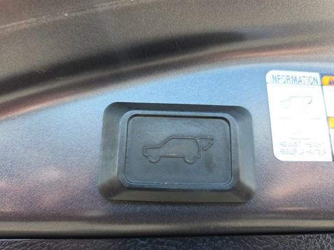 Used 2018 Toyota RAV4 XLE image 27