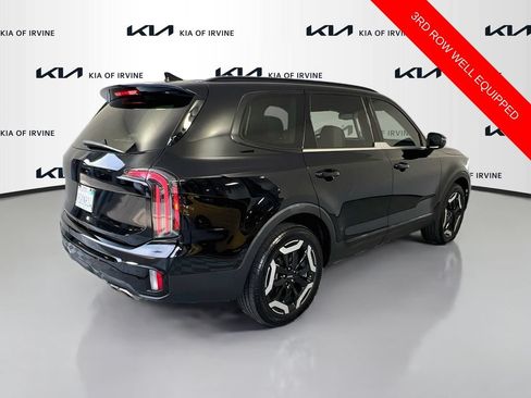 Certified 2023 Kia Telluride EX w/ EX Captain's Chair Package FWD image 8