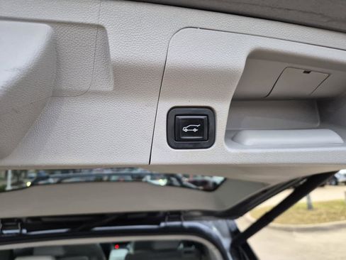 Certified 2021 GMC Acadia SLT image 9