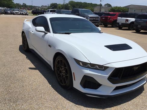 Used 2024 Ford Mustang GT Premium w/ GT Performance Package RWD image 8