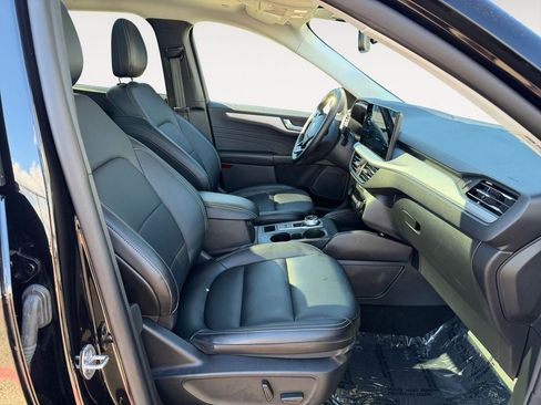 Used 2025 Ford Escape Platinum AWD/4WD image 24