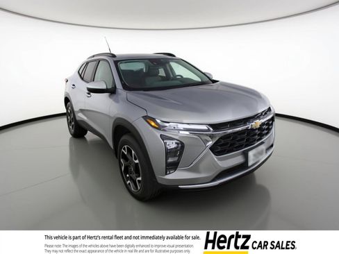 Used 2025 Chevrolet Trax LT w/ LT Convenience Package FWD image 1