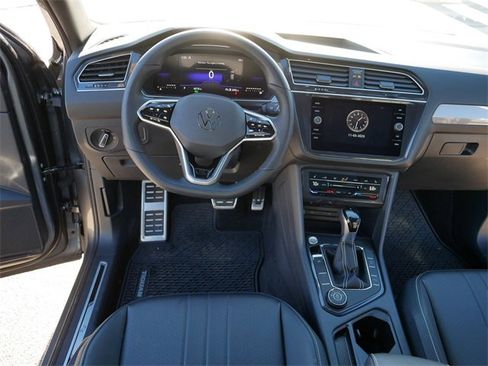 Certified 2024 Volkswagen Tiguan SE R-Line image 21