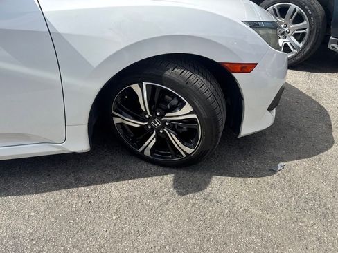 Used 2016 Honda Civic Touring image 2