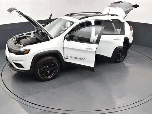 Used 2022 Jeep Cherokee Latitude w/ Sun & Sound Group image 27