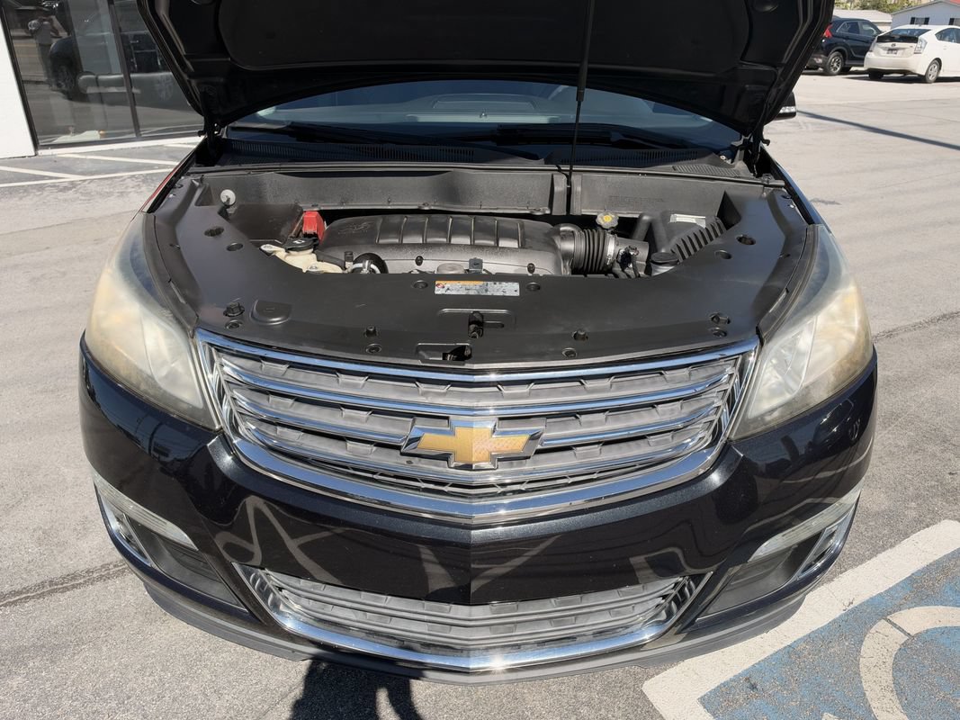 Used 2015 Chevrolet Traverse LT FWD image 11