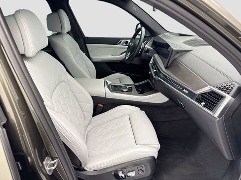 Used 2024 BMW X5 xDrive40i w/ Premium Package image 19
