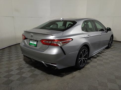 Used 2020 Toyota Camry SE image 9