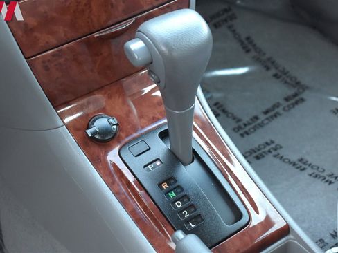 Used 2005 Toyota Corolla LE image 19