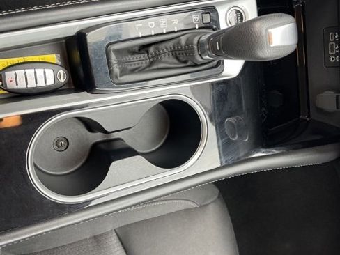 Used 2023 Nissan Altima 2.5 SV image 2