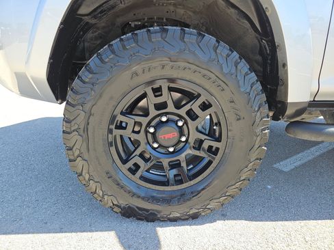 Used 2023 Toyota 4Runner SR5 image 28