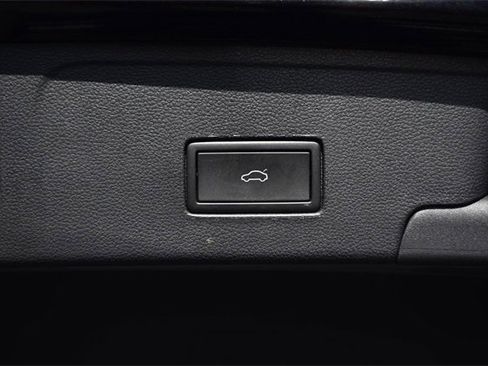 Used 2023 Volkswagen Atlas Cross Sport SE image 25