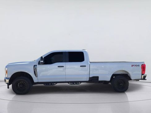 Used 2023 Ford F250 XL w/ FX4 Off-Road Package AWD/4WD image 2