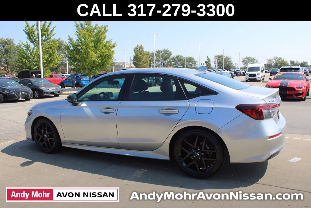 Used 2025 Honda Civic Sport image 4