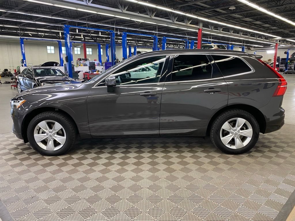 Used 2022 Volvo XC60 B5 Momentum AWD/4WD image 4