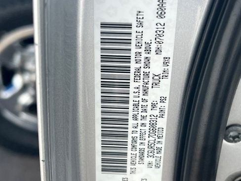 Used 2013 RAM 2500 Tradesman w/ Chrome Appearance Group image 21