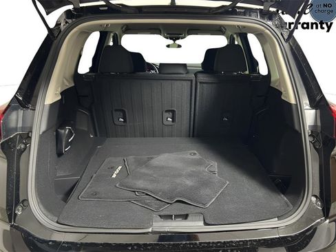 Used 2024 Nissan Rogue S image 29