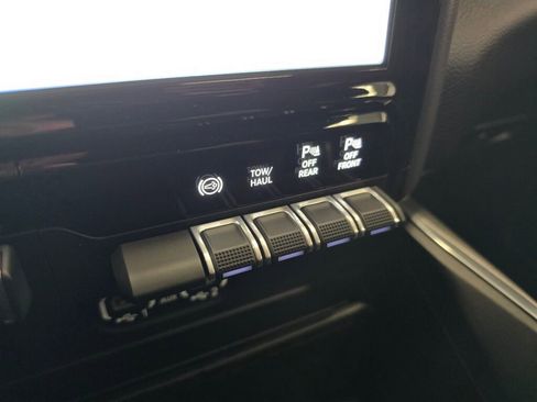 Used 2023 RAM 2500 Laramie w/ Night Edition image 45