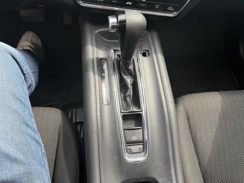 Used 2018 Honda HR-V EX image 34