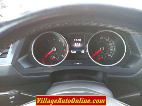 Used 2020 Volkswagen Tiguan SE R-Line image 40