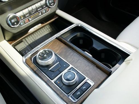 Used 2020 Ford Expedition Platinum image 26