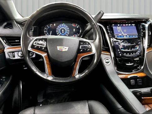 Used 2016 Cadillac Escalade Premium AWD/4WD image 8