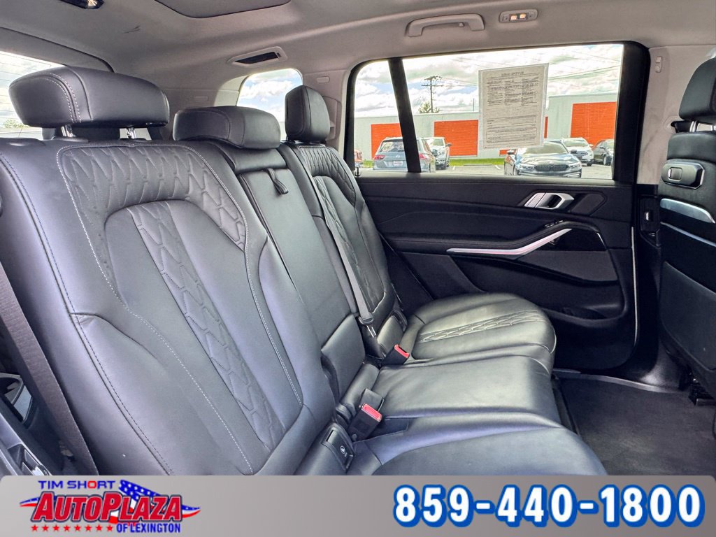 Used 2025 BMW X7 xDrive40i AWD/4WD image 54