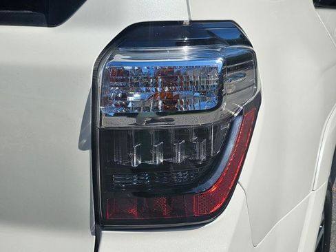 Used 2018 Toyota 4Runner Limited AWD/4WD image 29